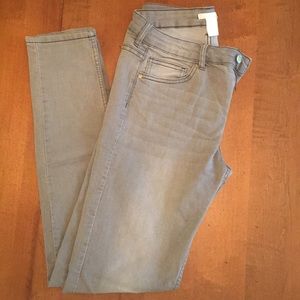 Light grey skinny jean